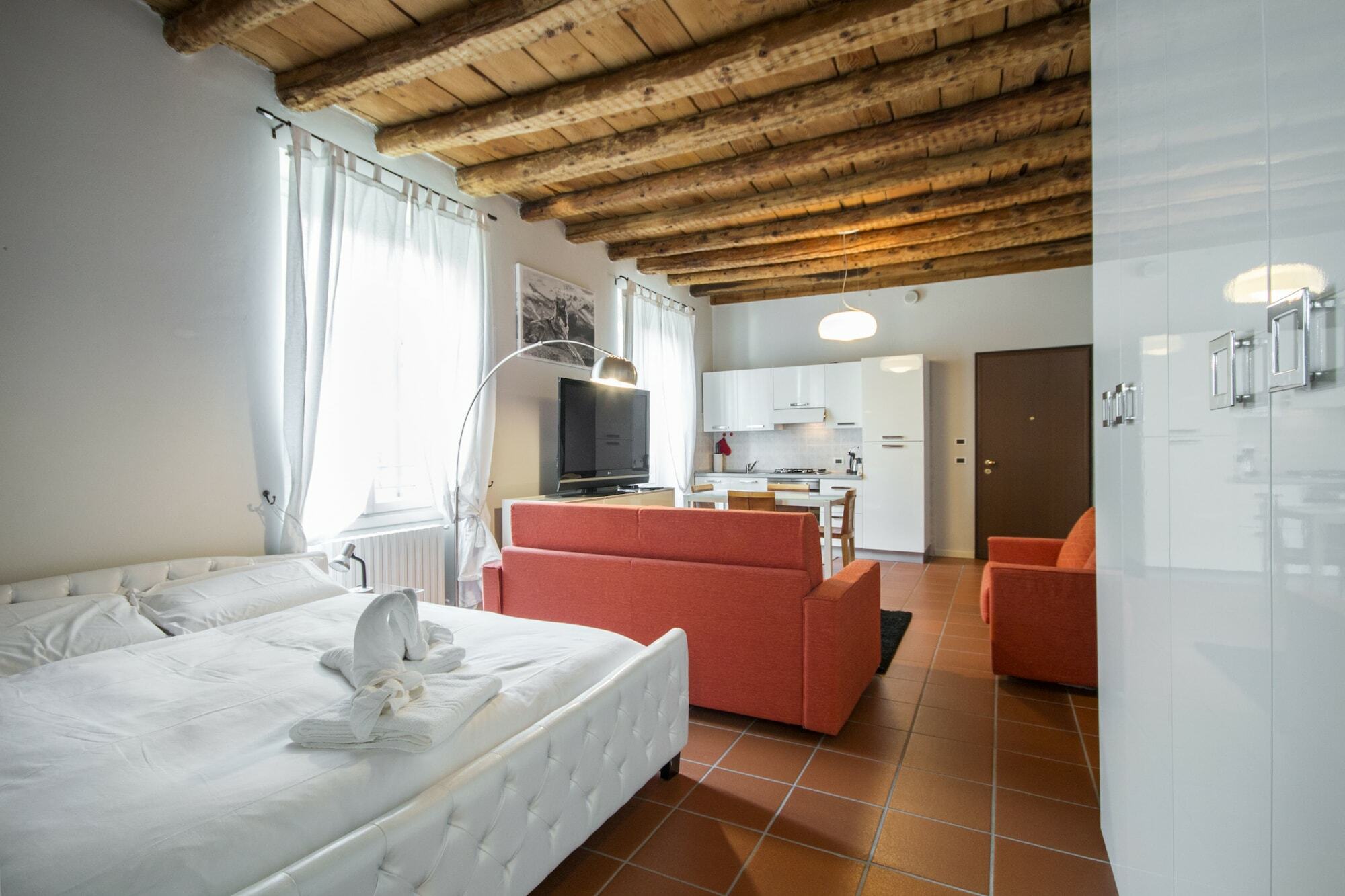 Soleluna Apartments - By Relais Di Giada Lake Como Buitenkant foto